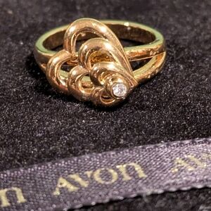 Avon Gold Tone Triple Heart Ring with Crystal Size 7.5